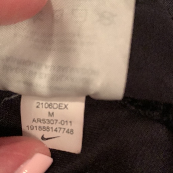 Boys size Med Nike Dri-Fit - Picture 3 of 3